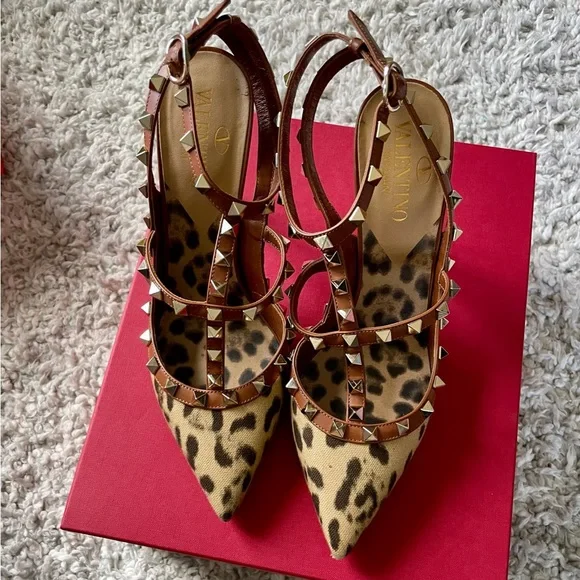 Valentino Leopard Print Rockstud Ankle Strap Heels / 39.5 - Picture 3 of 4